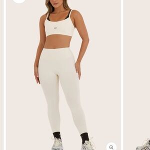 SET Active Leche Leggings and Sports Bra Set